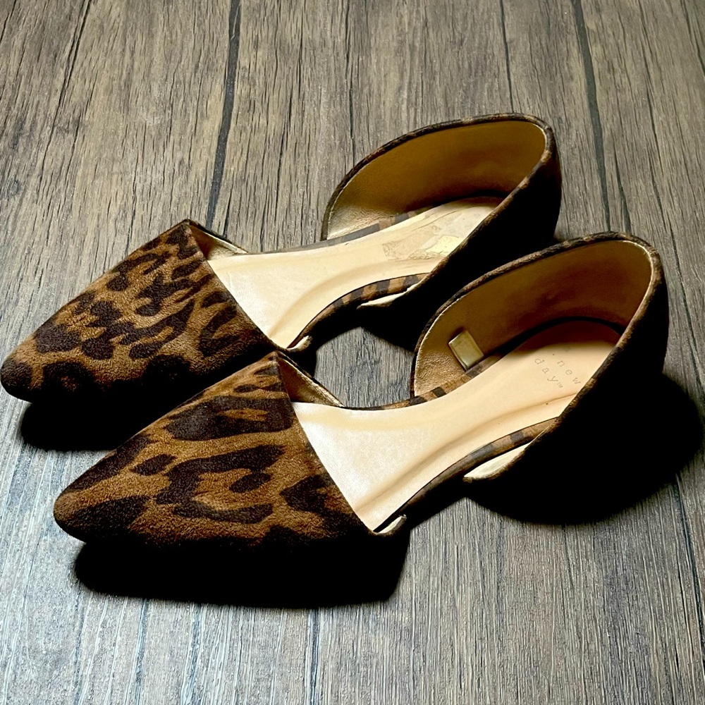 Women’s size 8.5 Leopard Flats